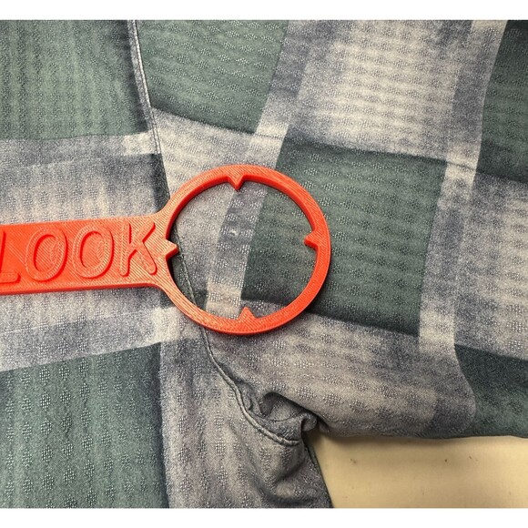 Tommy Bahama Shirt Mens Sz L Blue Green Geometric Plaid 100% Silk Camp Short SL - Picture 2 of 10